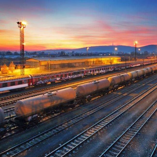 Дверь груза к железной дороге обслуживания доставки контейнера двери международной от Китая к Пакистану